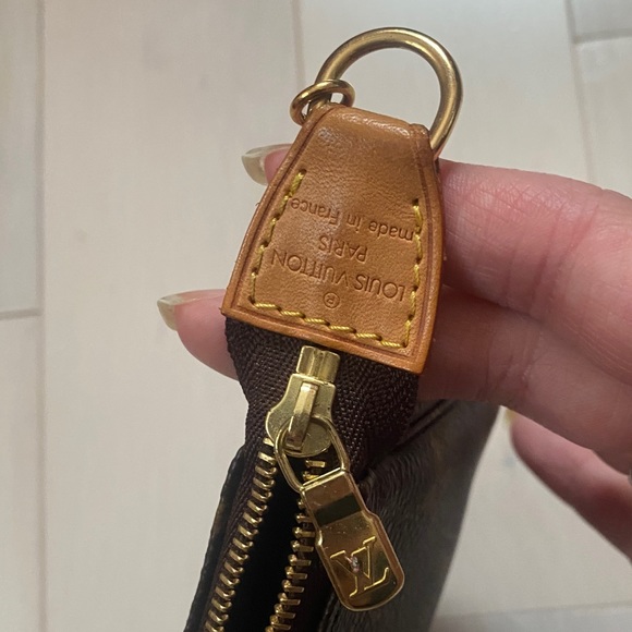 Louis Vuitton mini pochette accessories with monogram strap - Picture 9 of 15